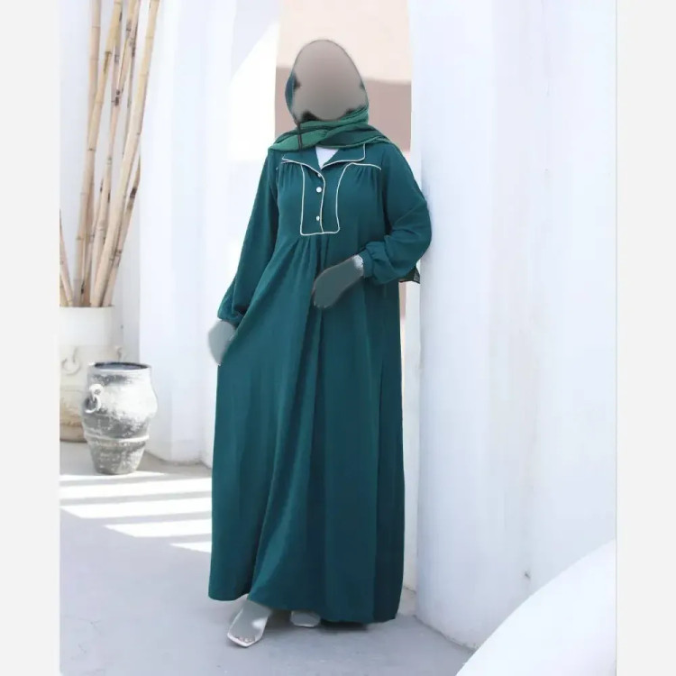 مانتو زنانه طرح سارینا جنس ابروبادی دکمه دار با نوار مغزی پشت