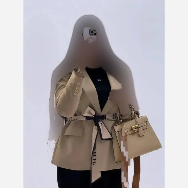 کت زنانه مدل دیور جنس مازراتی رنگ نسکافه ای با کمربند ساتن