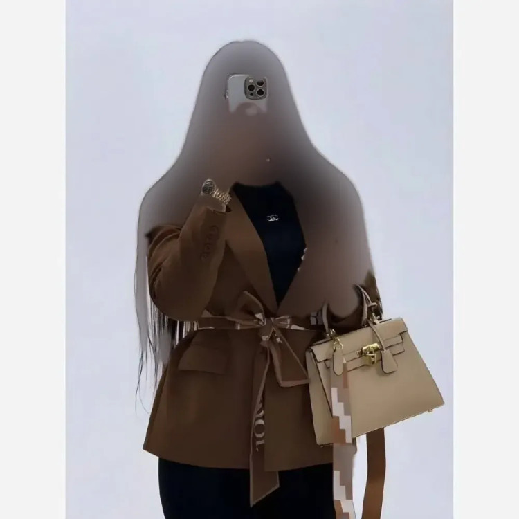کت زنانه مدل دیور جنس مازراتی رنگ نسکافه ای با کمربند ساتن