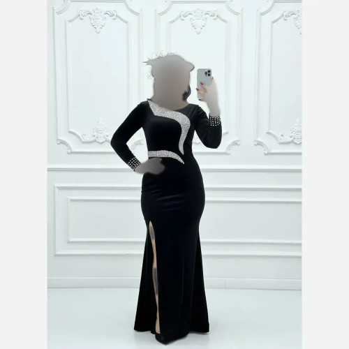 پیراهن زنانه مدل سارینا جنس مخمل قد 150 در رنگبندی مشکی و سبز سایز 44 تا 54