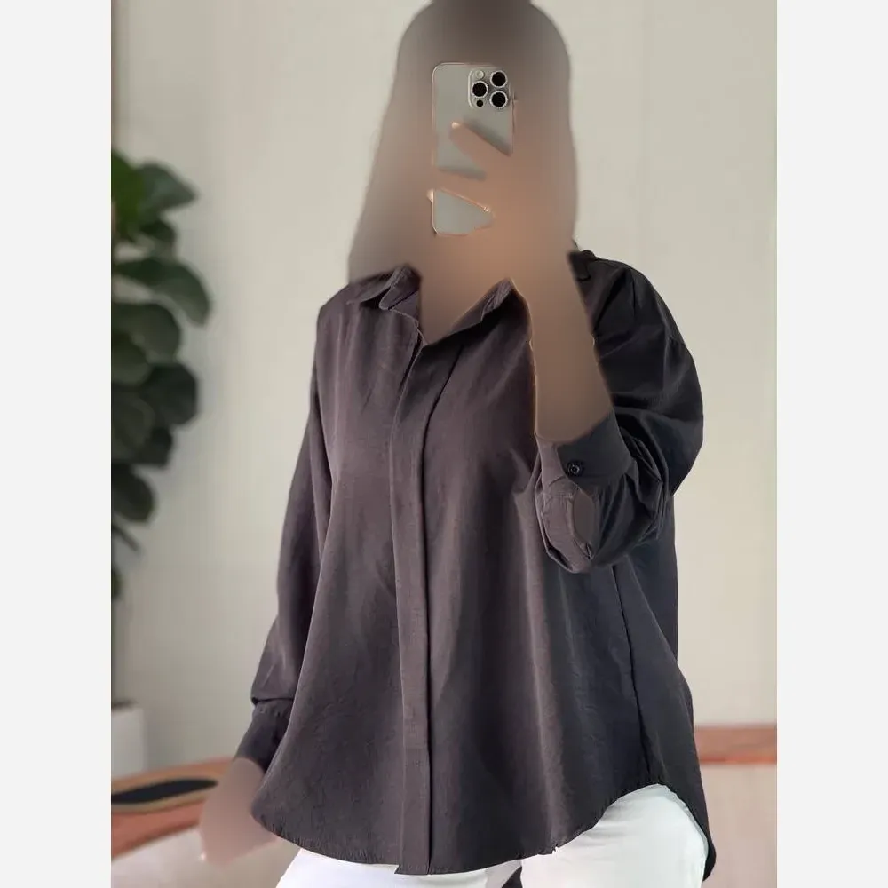 شومیز زنانه مدل ترنج جنس مدال سیلک ترک فری سایز 38 تا 46 جلو دکمه دار