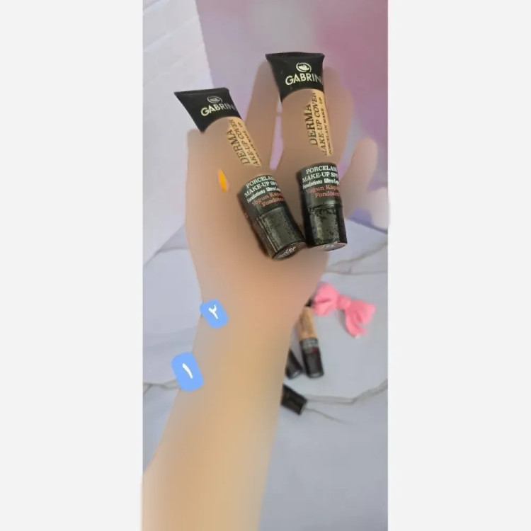 کرم پودر گابرینی مات کننده با پوشش بالا و SPF 15 مناسب پوست چرب و مختلط