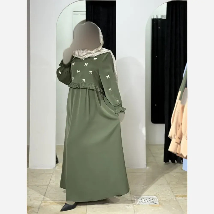 پیراهن زنانه طرح شاپرک جنس کرپ الیزه گلدوزی شده با کمربند و آستین کشدار