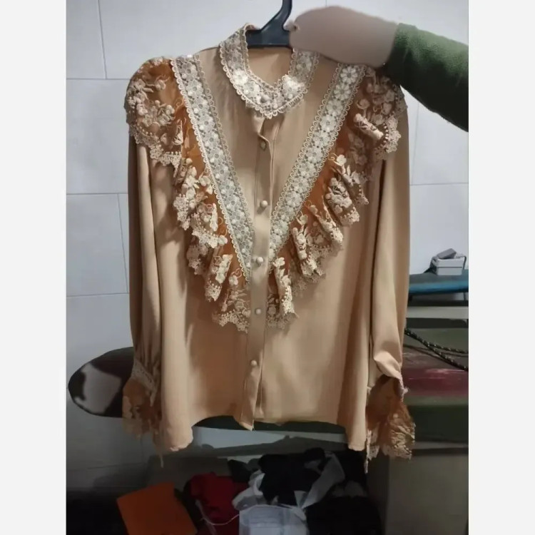 شومیز مجلسی زنانه مزون دوز جنس الیزه با خرج کار گیپور ترک سایز 40 تا 52