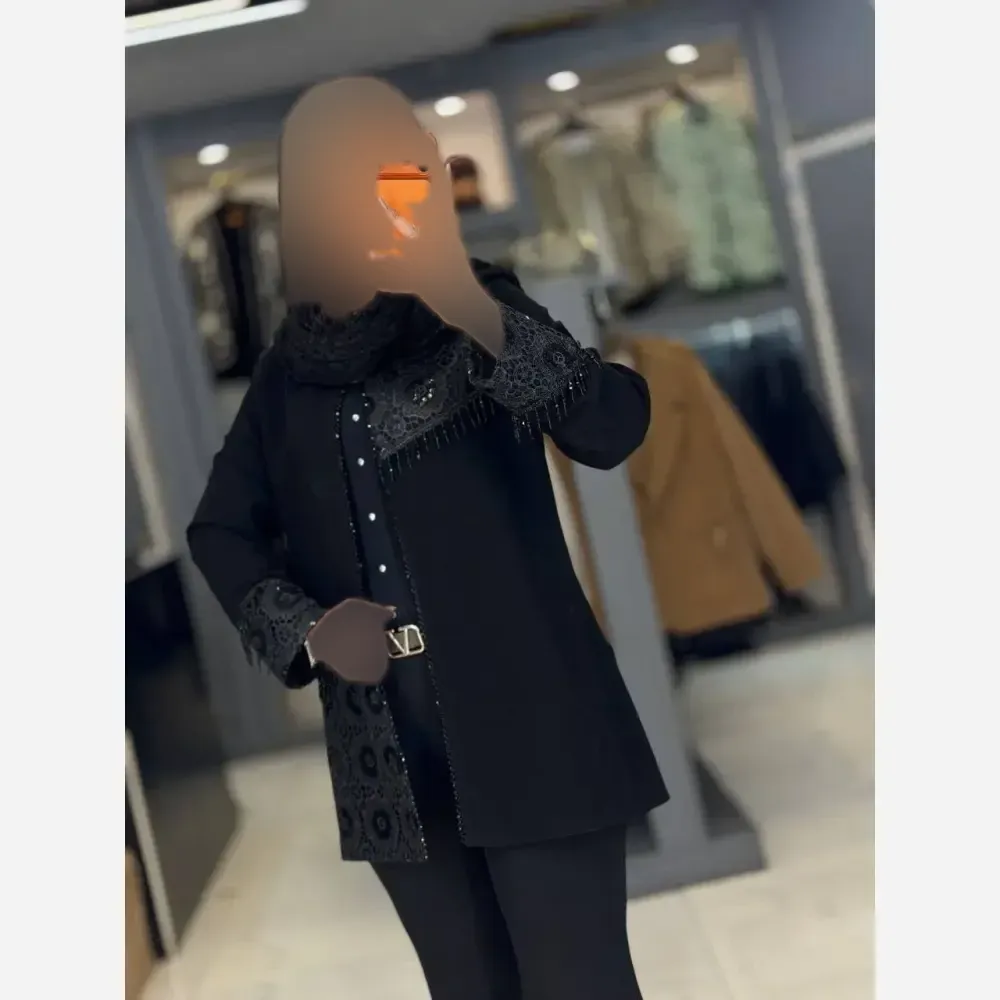 مانتو کتی زنانه مدل شاه دخت جنس کرپ مرویجت با خرجکار دانتل و مروارید مشکی