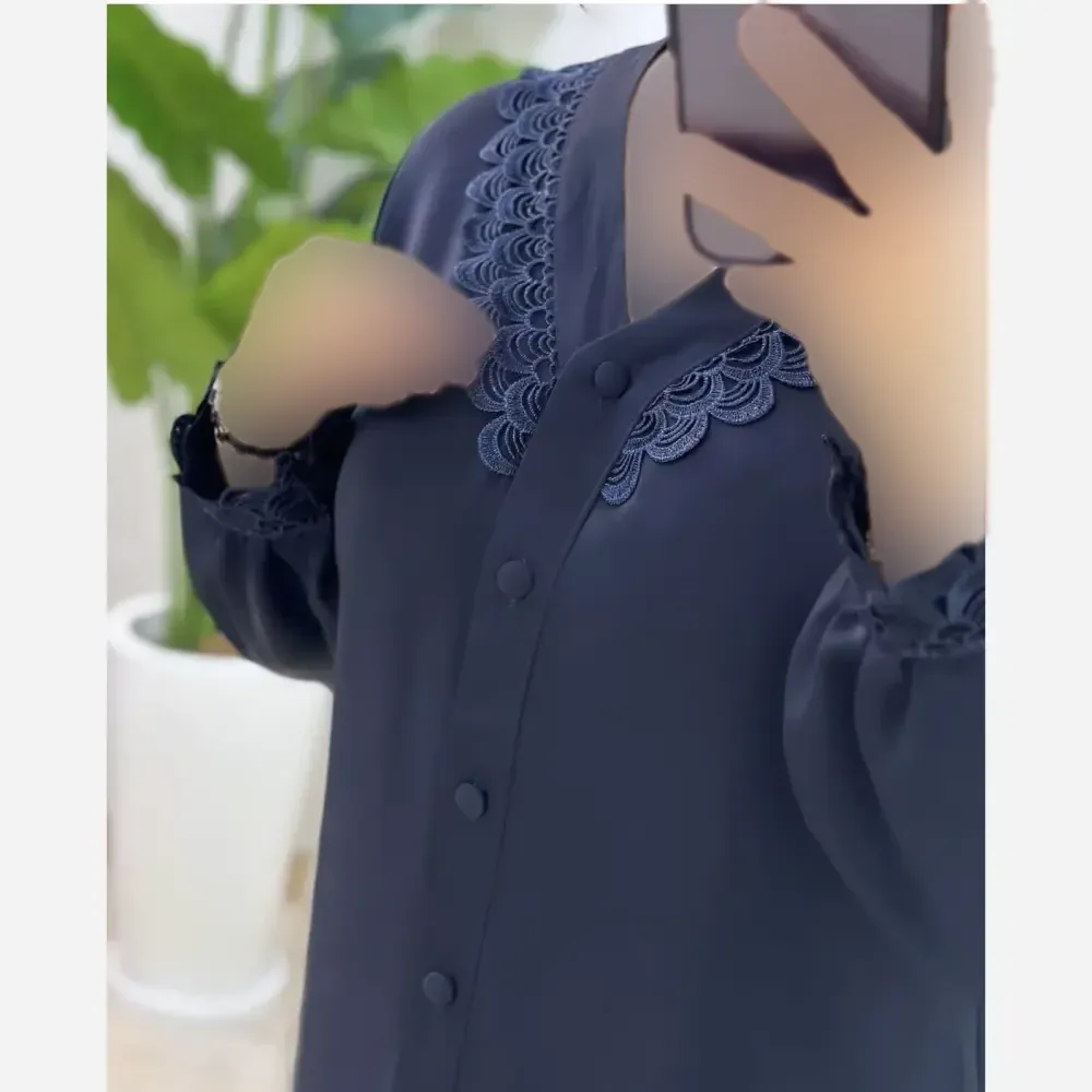 شومیز زنانه مزون دوز جنس الیزه مصری با خرج کار گیپور ترک سایز 40 تا 52