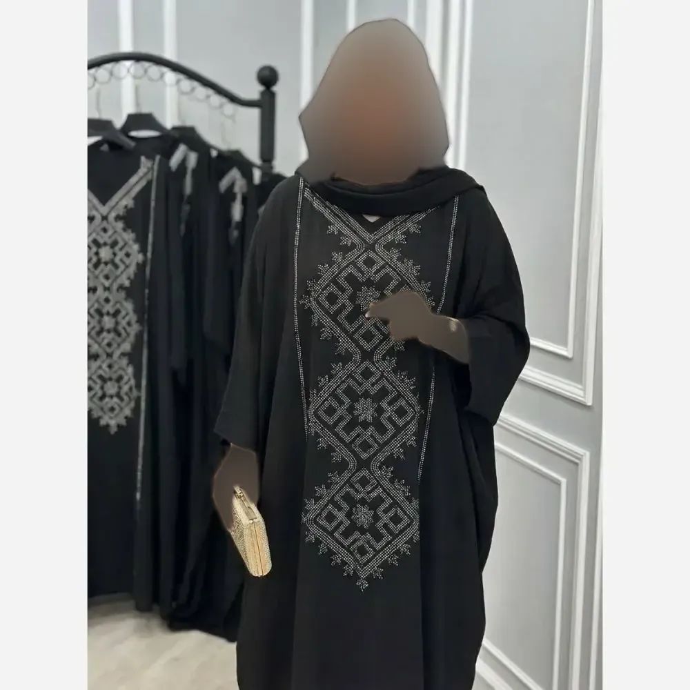 عبای زنانه مدل ورساچه جنس الیزه درجه یک رنگ مشکی فری سایز 38 تا 50