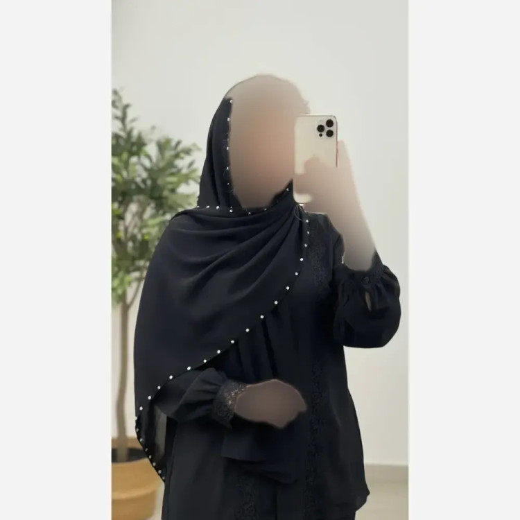 شال مجلسی زنانه طرح درختی دور دانتلی و لب نگین دار سایز 70 در 180 سانتیمتر