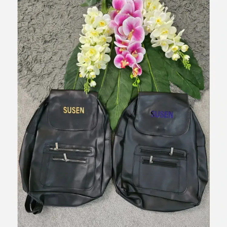 کوله پشتی چرمی زنانه مدل susen رنگ مشکی ابعاد 40 در 35 سانتی متر