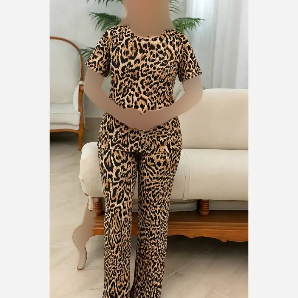 ست تیشرت و شلوار زنانه طرح پلنگی جنس فلامنت فول کش سایز بزرگ 38 تا 50