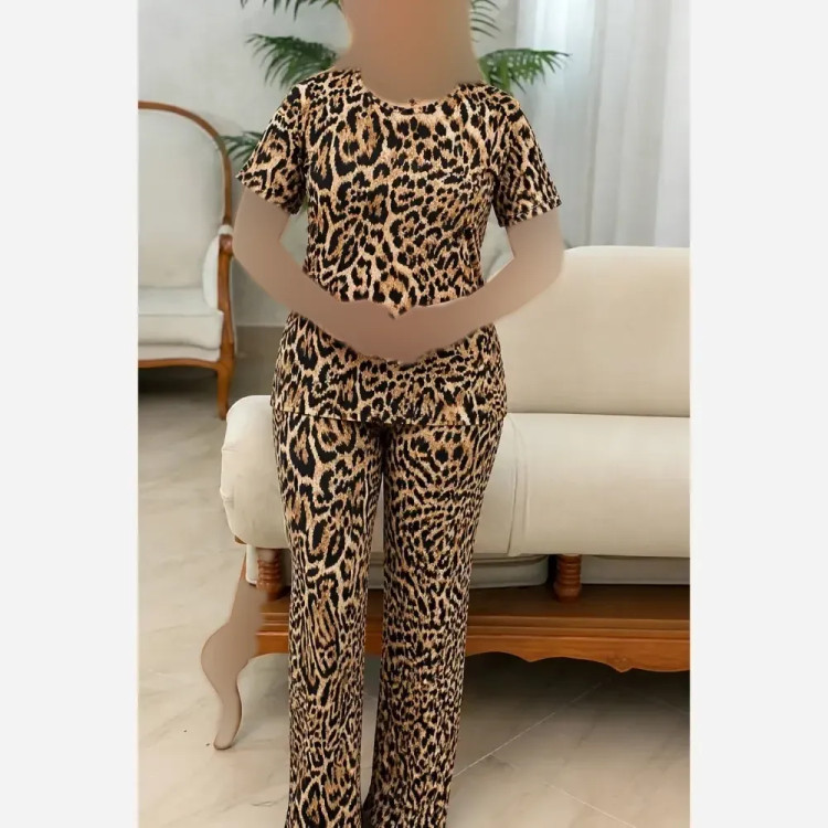 ست تیشرت و شلوار زنانه طرح پلنگی جنس فلامنت فول کش سایز بزرگ 38 تا 50
