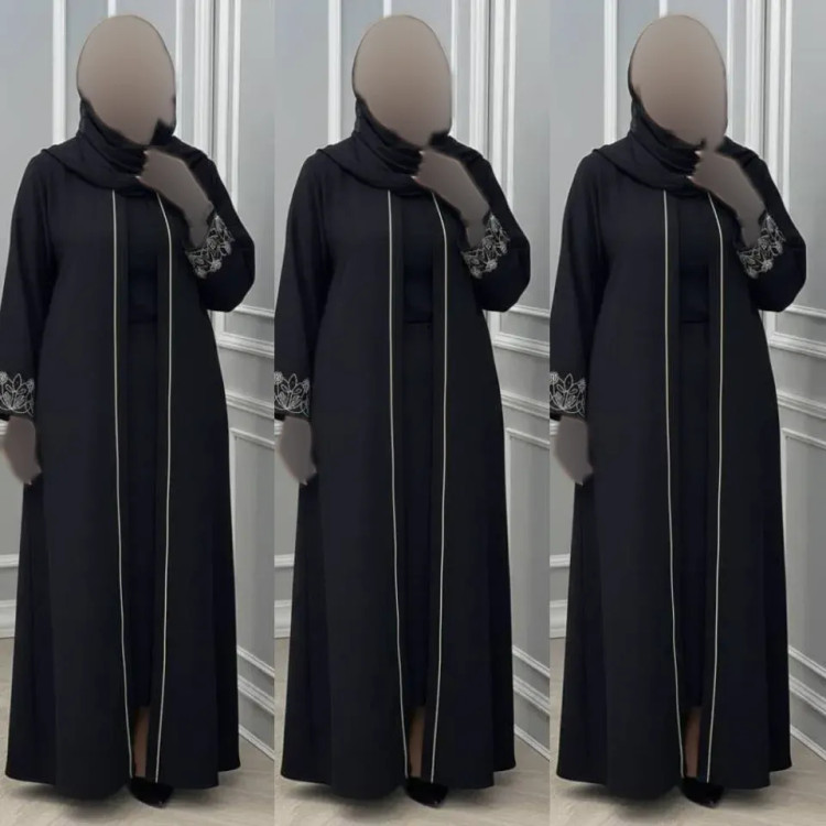 مانتو بلند مجلسی زنانه جنس مازراتی با آستین گلدوزی شده و قیطون دوزی مشکی فری سایز تا 50
