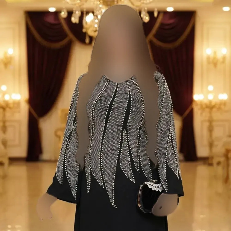 پیراهن زنانه مجلسی مدل نازنین جنس کرپ دالقیچ مشکی با خرجکار نگین و مروارید سایز 38 تا 60