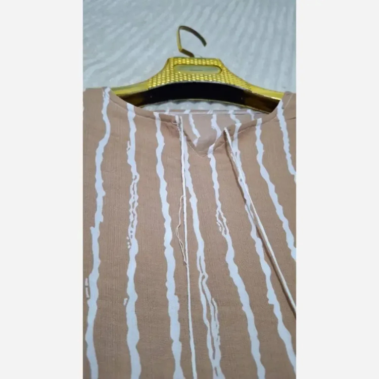 شومیز مانتویی جلو بسته راه راه زنانه جنس پری درجه یک فری سایز