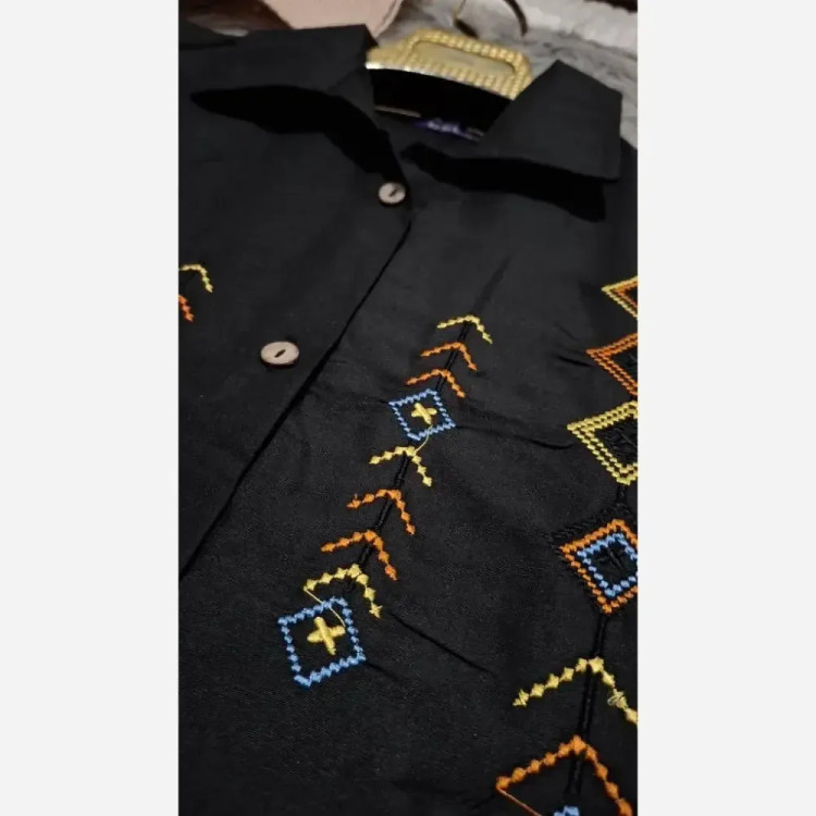 شومیز مانتویی جلو گلدوزی زنانه جنس داکرون درجه یک فری سایز