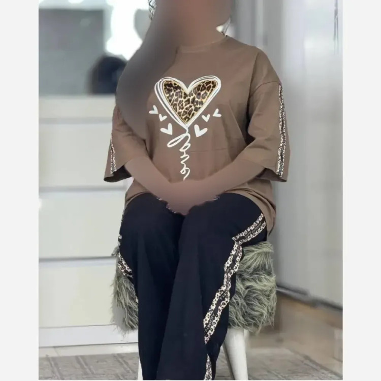 ست تیشرت و شلوار زنانه طرح قلب پلنگی جنس گلکسی پنبه فری سایز 38 تا 48