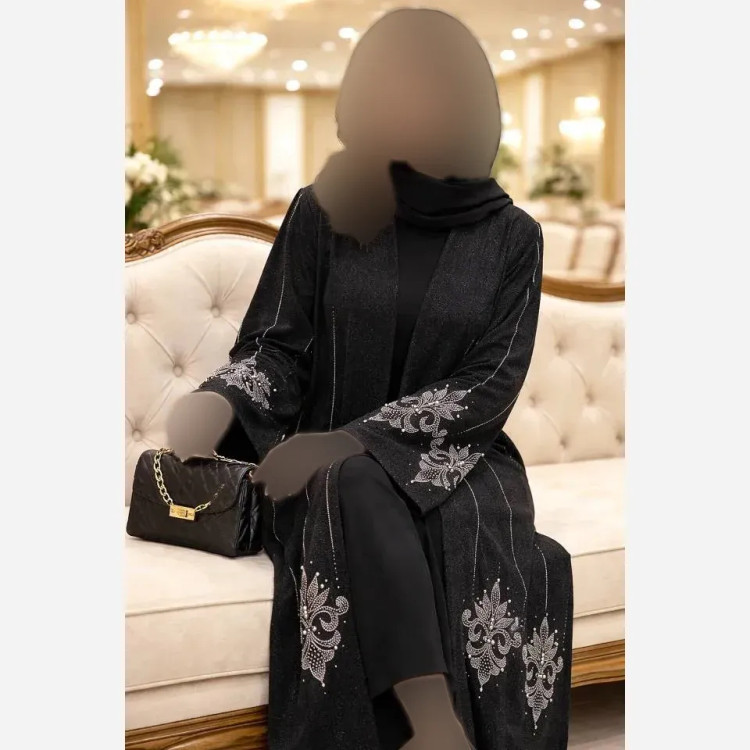 پیراهن مجلسی زنانه کرپ لمه مشکی نگین و مروارید دوزی شده سایز بزرگ