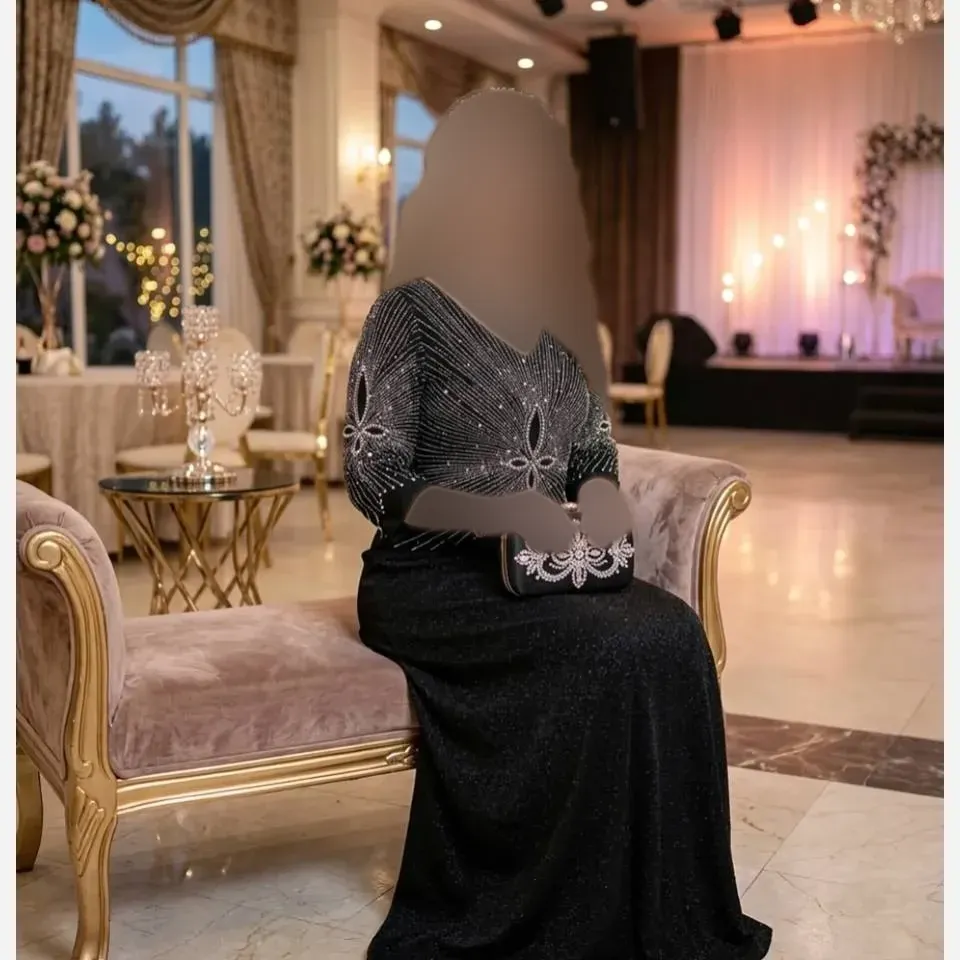پیراهن مجلسی زنانه کرپ لمه مدل نفس مشکی سایز 38 تا 60 با خرجکار نگین و مروارید