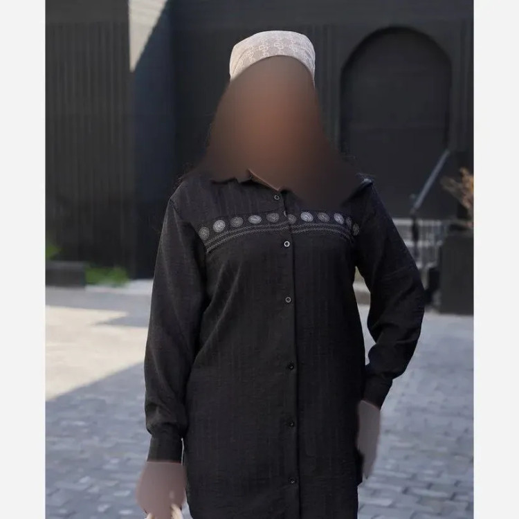 شومیز زنانه گلدوزی مدل تاتیانا جنس پارچه صوفیا رنگ مشکی سایز 38 تا 48