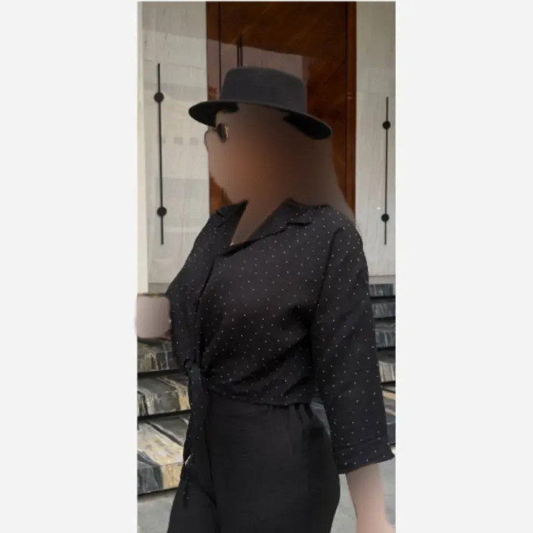 شومیز زنانه جلو گره ای مدل بهارناز جنس پارچه صوفیا نگینی فری سایز