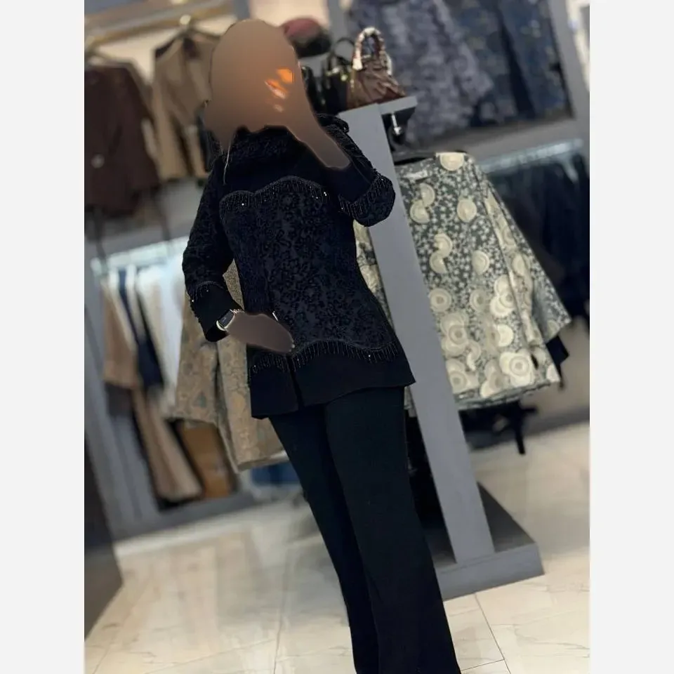 کت شلوار مجلسی زنانه مدل فاخر جنس کرپ مرویجت با خرجکار گیپور رنگ مشکی