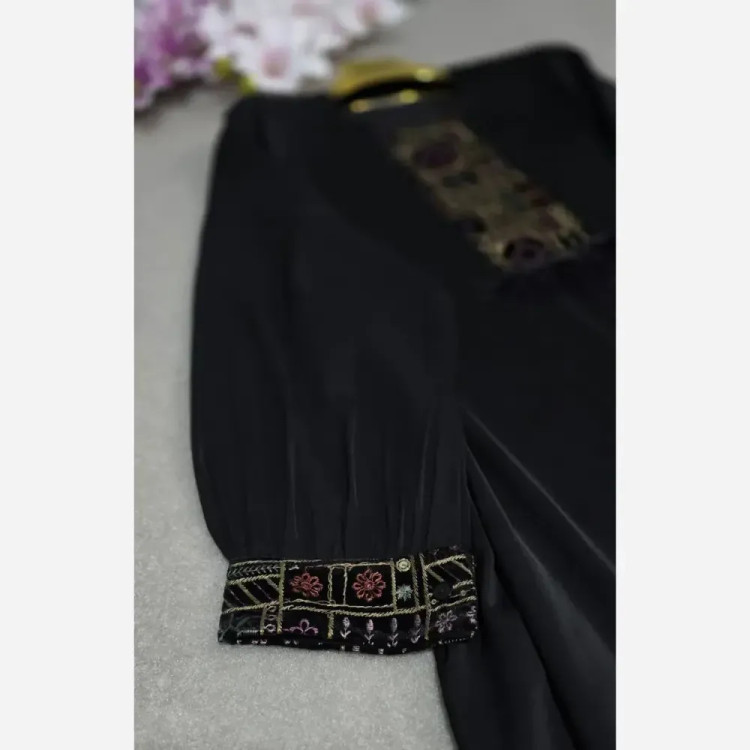 عبا زنانه مدل هدیه جنس الیزه با خرجکار سوزن دوزی درجه یک رنگ مشکی فری سایز