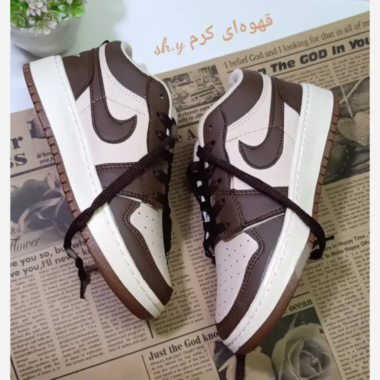 کفش کتانی جردن نایک زنانه جنس چرم حولهای با کفی طبی و زیره پیو رابر آدامسی