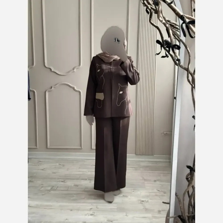 کت شلوار زنانه گلدوزی شده مدل الینا جنس سوپر مازراتی اعلا