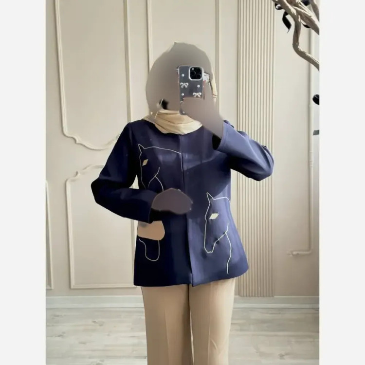 کت شلوار زنانه گلدوزی شده مدل الینا جنس سوپر مازراتی اعلا