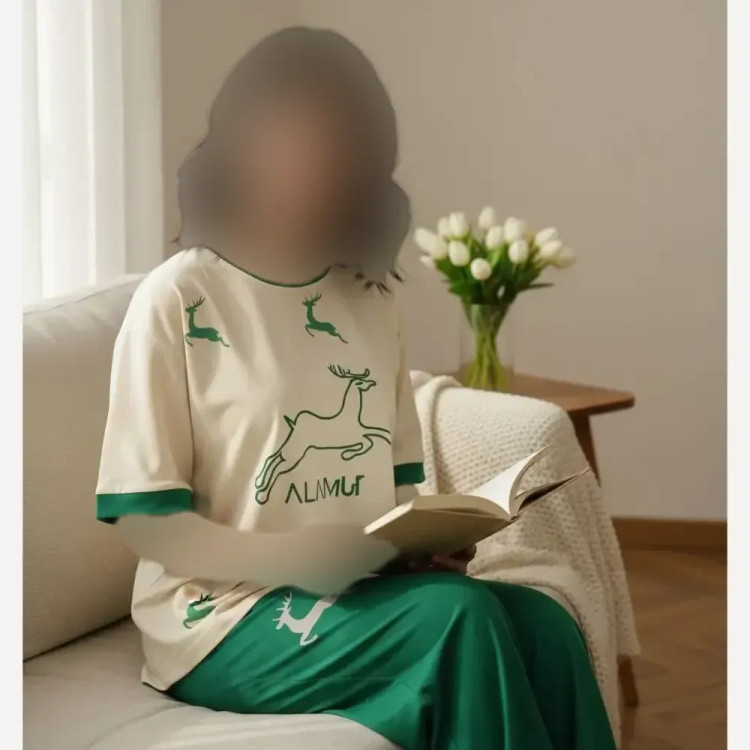 ست تیشرت و شلوار زنانه طرح گوزن جنس گلکسی پنبه فری سایز 38 تا 48