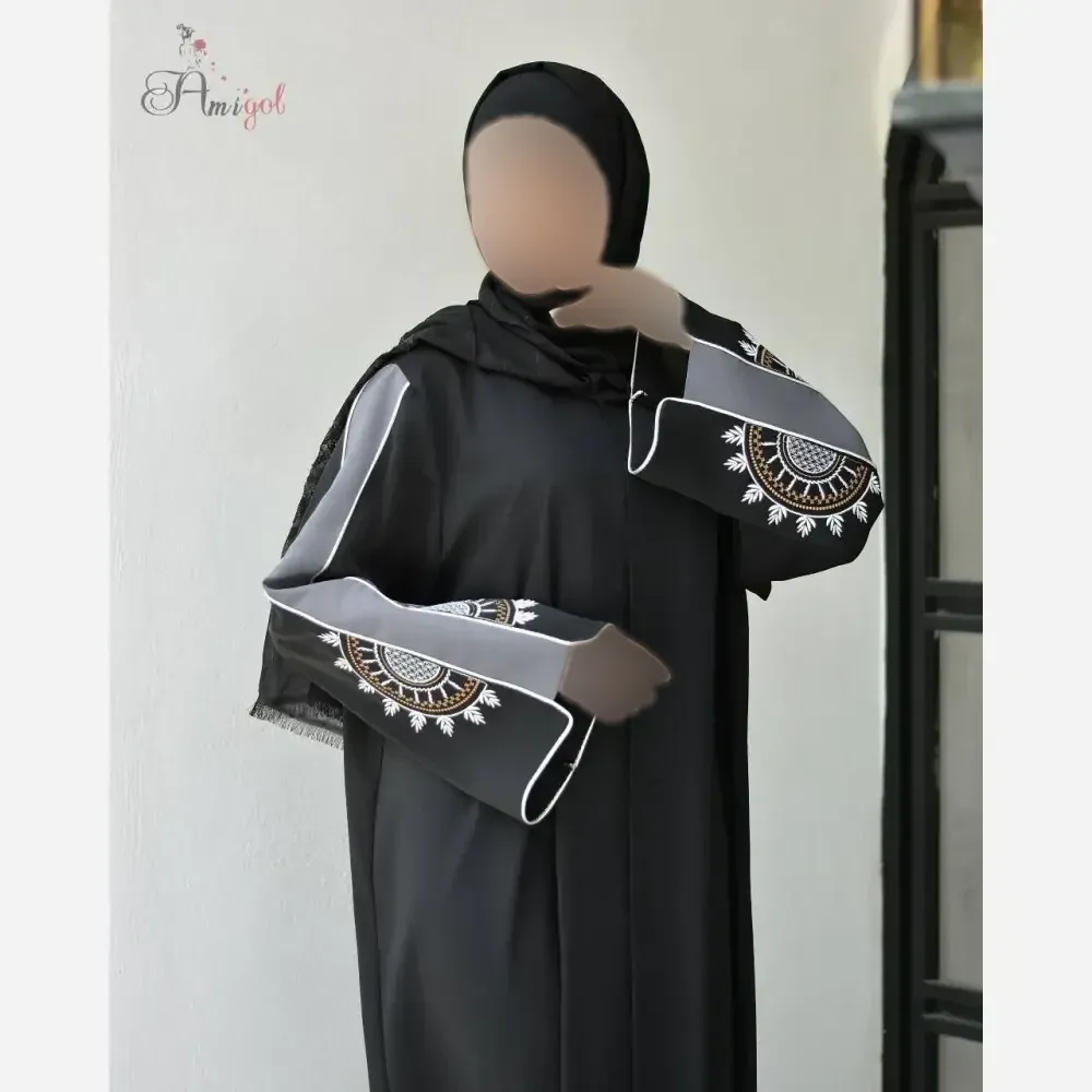 مانتو عبایی زنانه مدل خورشید جنس کرپ ندا اماراتی گلدوزی شده
