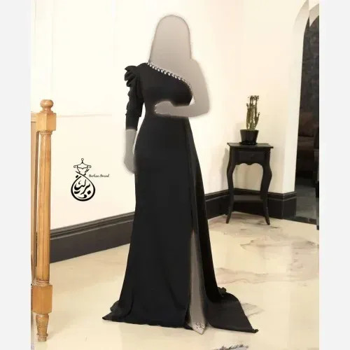 مانتو زنانه مجلسی پارچه مازراتی گرم بالا با خرجکار نگیندوزی مشکی سایز 44 و 46