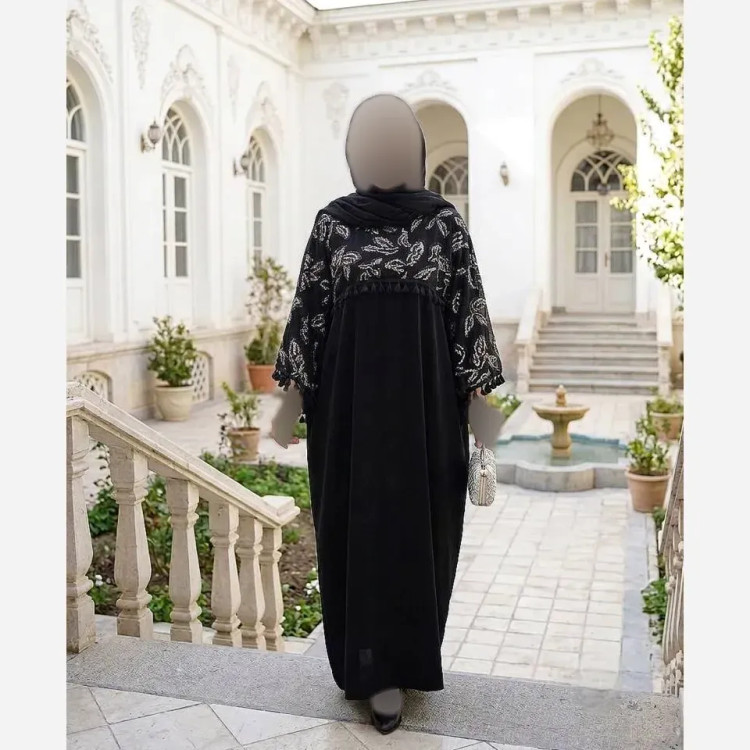 پیراهن زنانه مدل زرگل جنس کرپ الیزه مشکی سایز بزرگ 38 تا 60 با خرجکار پولک دوزی و نوار منگوله قد 140