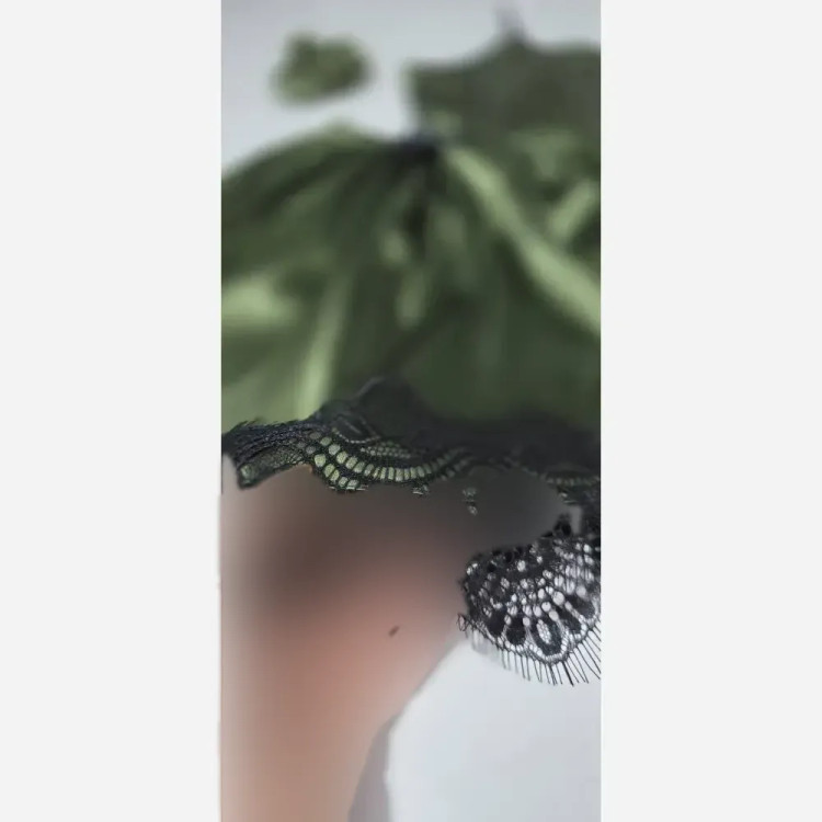 ست تاپ و شورتک زنانه ساتن الیکس فری سایز همراه اسکرانچی
