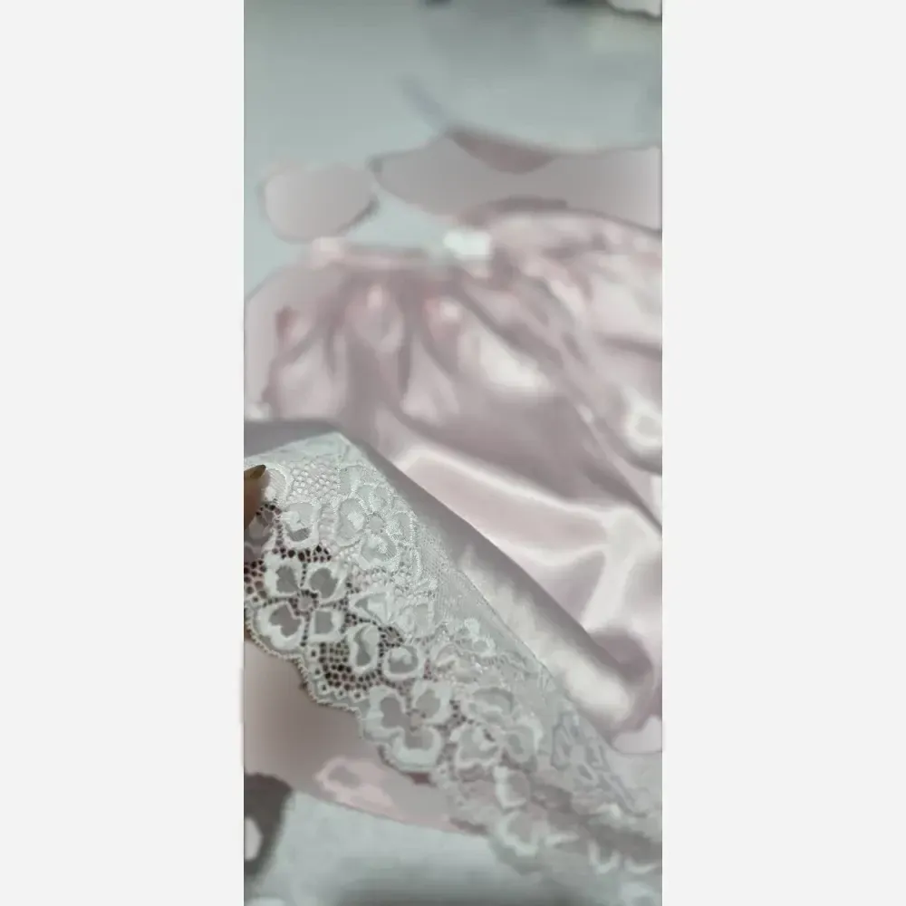 ست تاپ و شورتک فانتزی ساتن الیکس زنانه به همراه اسکرانچی فری سایز