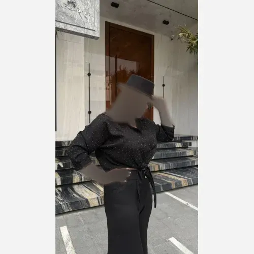 شومیز جلوگره ای مدل بهارناز پارچه صوفیا نگینی فری سایز