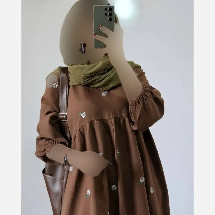 لباس ساحلی لنین گلدوزی طرح بابونه فری سایز رنگ مشکی و موکا